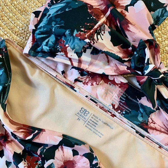 Albion Fit - High Waisted Bottoms - Picture 3 of 9